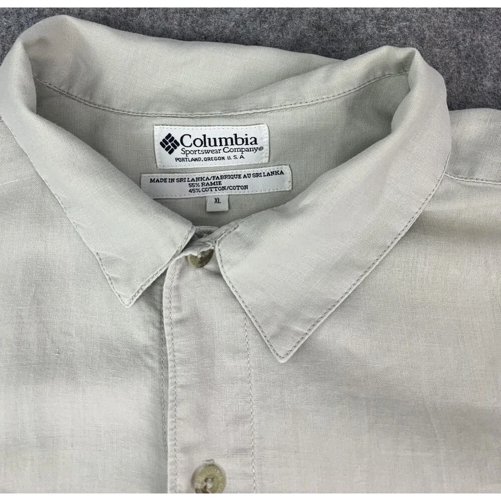 Columbia Sportswear Men's XL Beige Khaki Short Sleeve Button Down Casual Shirt